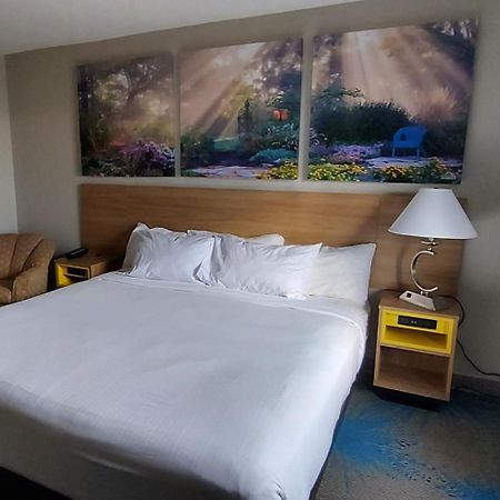 Days Inn By Wyndham Willmar Kültér fotó